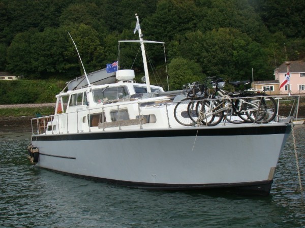 Osborne twin screw motor yacht